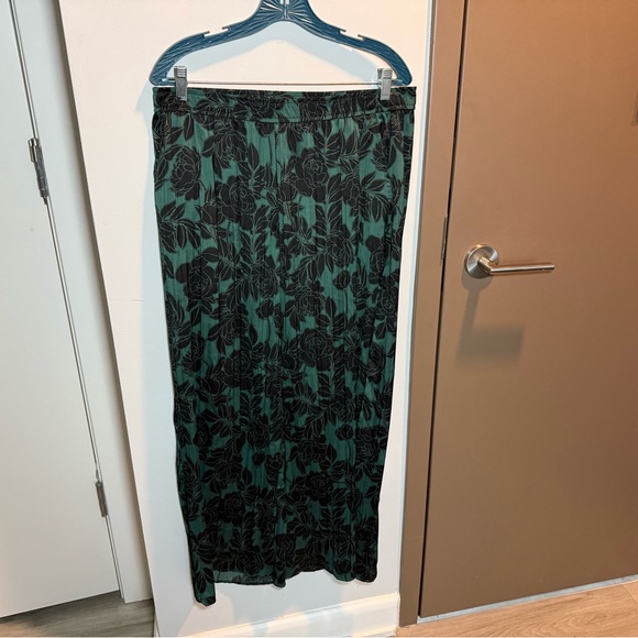 NWOT Gap Satin Crinkle Pants- size large Petite - Picture 2 of 6